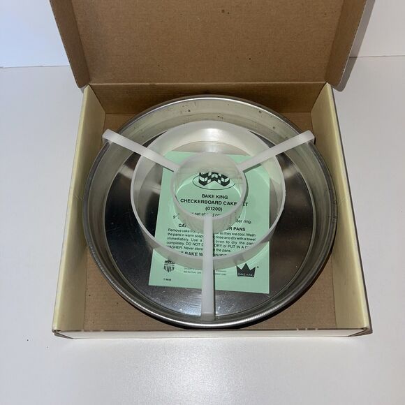 Vintage The Classic Checkerboard Cake Pan Set In Original Box - Picture 2 of 3